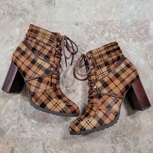 Antonio Melani Brown / Black Grayciee Plaid Calf Hair Lace Up Ankle Booties Sz 8